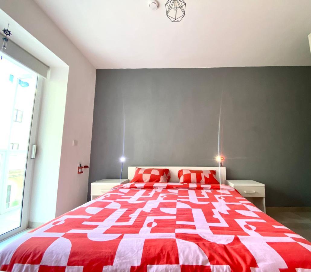 Central Private En-Suite With Balcony In Shared Residence Pietà Extérieur photo