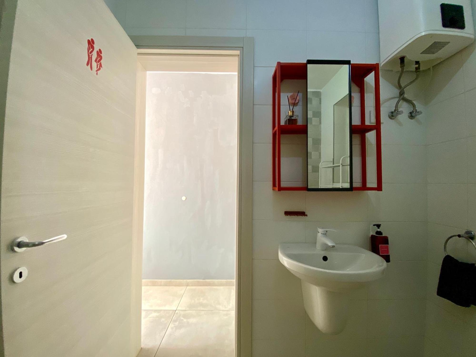 Central Private En-Suite With Balcony In Shared Residence Pietà Extérieur photo